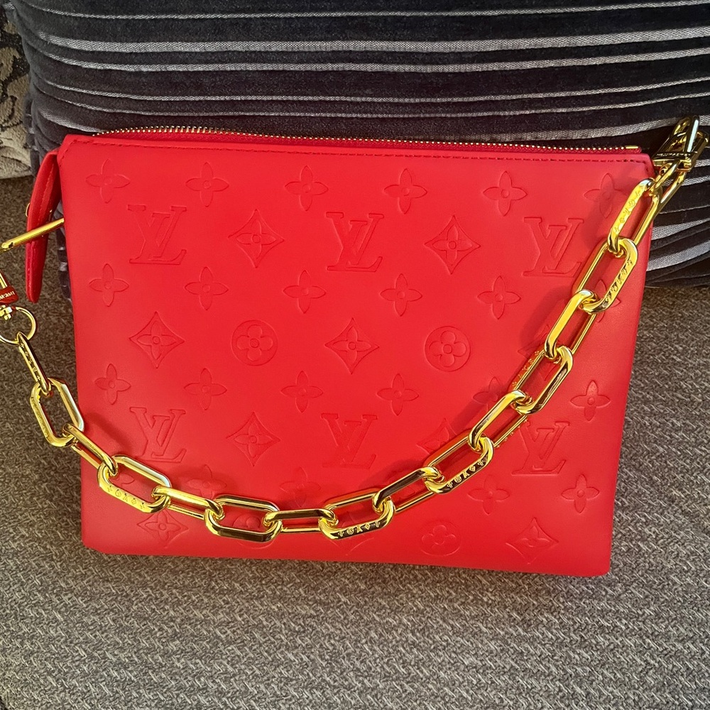 Non branded red purse never used - Picture 2 of 3